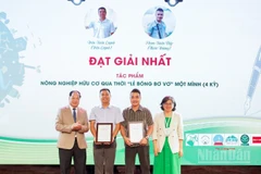 Giải Nhất thuộc về nhóm tác giả Trần Xuân Quỳnh-Phạm Xuân Hợp với tác phẩm “Nông nghiệp hữu cơ qua thời ‘lẻ bóng bơ vơ’ một mình”.