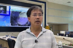 Ông Mai Văn Khiêm, Giám đốc Trung tâm dự báo khí tượng thủy văn quốc gia cung cấp thông tin với báo chí về cơn bão số 11, đầu giờ chiều 5/10.