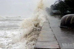 Dự báo, áp thấp nhiệt đới có khả năng đi vào vùng biển phía Đông Nam khu vực giữa biển Đông.