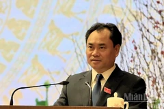 Đồng chí Trịnh Việt Hùng, Ủy viên Trung ương Đảng, Bí thư Tỉnh ủy, Chủ tịch Hội đồng nhân dân tỉnh Lào Cai phát biểu tại kỳ họp. (Ảnh: THANH SƠN)