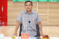 Đồng chí Hồ Văn Niên, Ủy viên Trung ương Đảng, Bí thư Tỉnh ủy Quảng Ngãi phát biểu tại buổi làm việc với Ban Thường vụ đặc khu Lý Sơn.