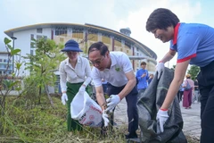 Bộ Nông nghiệp và Môi trường phát động phong trào toàn dân tham gia bảo vệ môi trường.