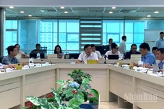 Thứ trưởng Nguyễn Hoàng Hiệp chủ trì cuộc họp ứng phó với áp thấp nhiệt đới có thể mạnh lên thành bão số 5, ngày 22/8. 