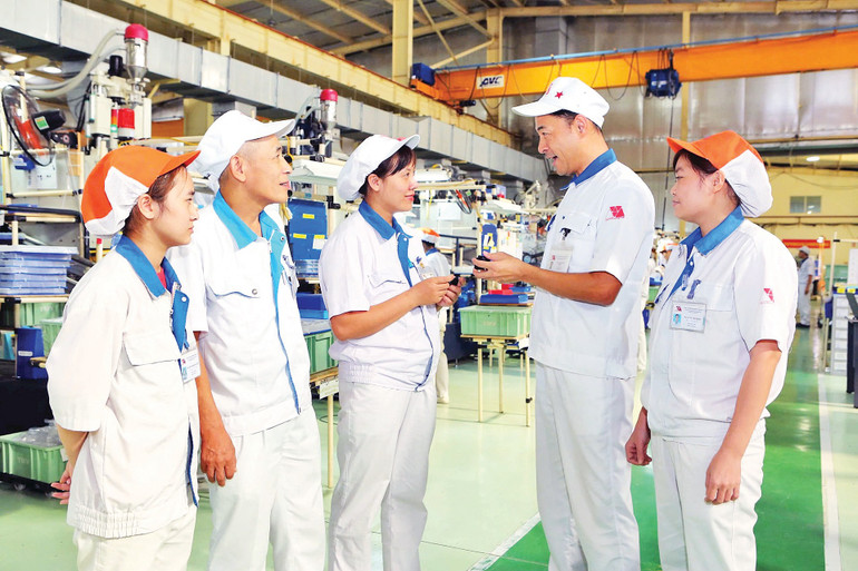 Khối kinh tế tư nhân đã tạo ra hàng triệu việc làm, giúp giải bài toán lao động dôi dư cho xã hội. Ảnh: THÀNH ĐẠT doanh-nghiep-cong-bang.jpg