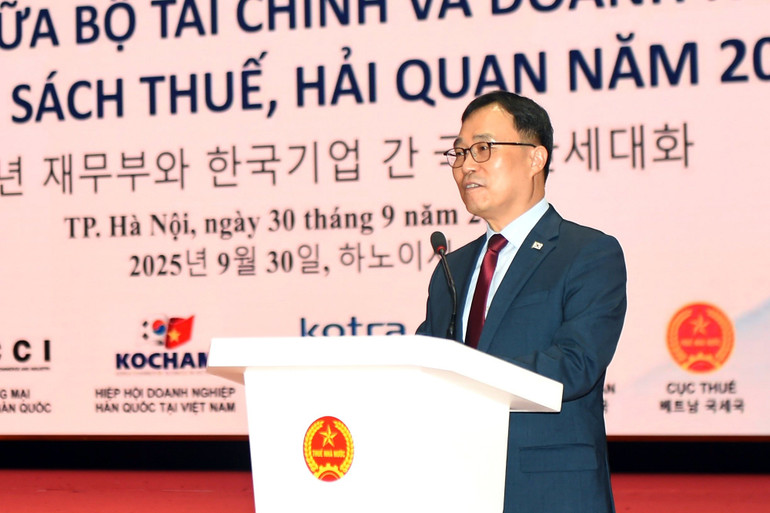 Ông Choi Young Sam - Đại sứ đặc mệnh toàn quyền Hàn Quốc tại Việt Nam đánh giá cao mối quan hệ hợp tác quan trọng hàng đầu giữa Việt Nam và Hàn Quốc trong hơn 30 năm Ông Choi Young Sam - Đại sứ đặc mệnh toàn quyền Hàn Quốc tại Việt Nam đánh giá cao mối quan hệ hợp tác quan trọng hàng đầu giữa Việt Nam và Hàn Quốc trong hơn 30 năm