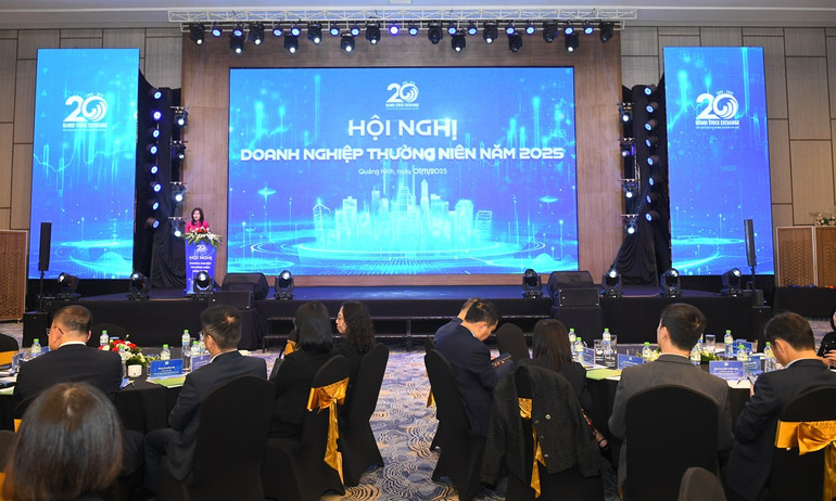 Årlig affärskonferens 2025 organiserad av Hanoi-börsen (HNX). hai-7225.jpg