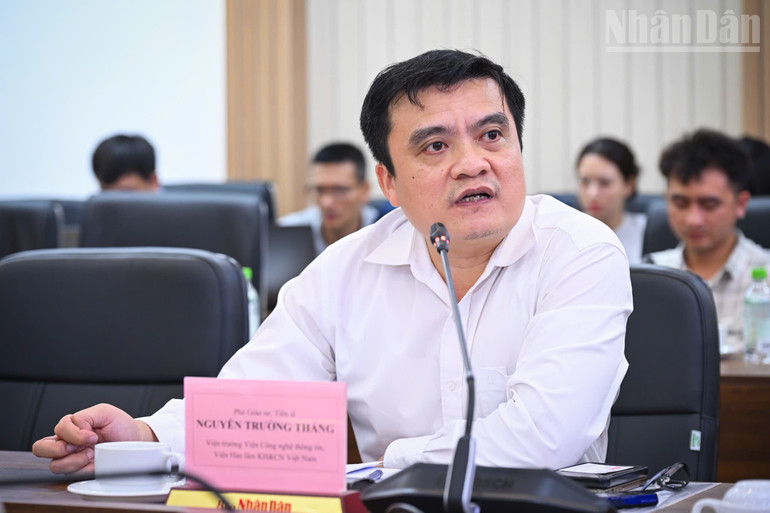 Phó Giáo sư, Tiến sĩ Nguyễn Trường Thắng – Viện trưởng Viện Công nghệ thông tin, Viện Hàn lâm Khoa học và Công nghệ Việt Nam phát biểu tại tọa đàm. ndo_tr_z7049230875511-0593f0ee0f152685dcf6fbca4a365680.jpg
