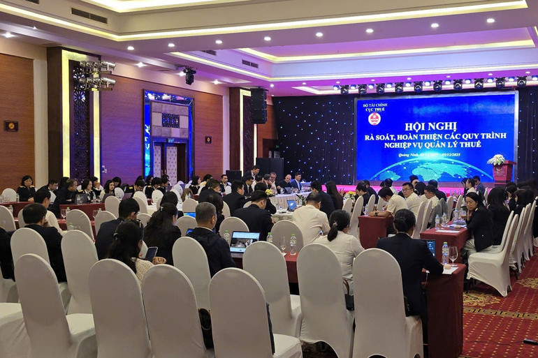 Scenă de conferință Quang cảnh hội nghị