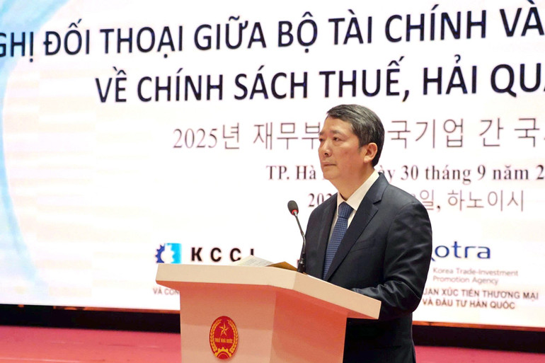 Thứ trưởng Bộ Tài chính Cao Anh Tuấn phát biểu khai mạc hội nghị Thứ trưởng Bộ Tài chính Cao Anh Tuấn phát biểu khai mạc hội nghị