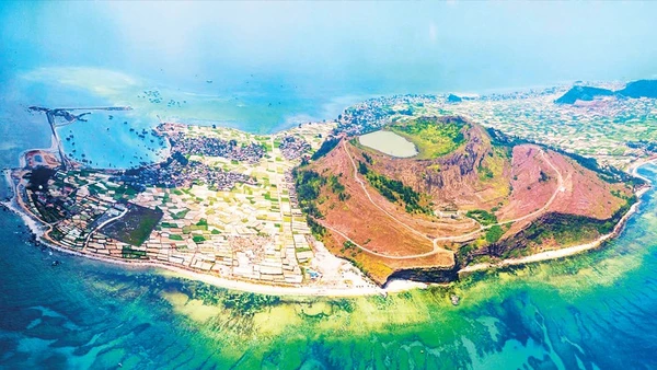 Đảo Lý Sơn, hạt nhân du lịch biển, đảo của tỉnh Quảng Ngãi.