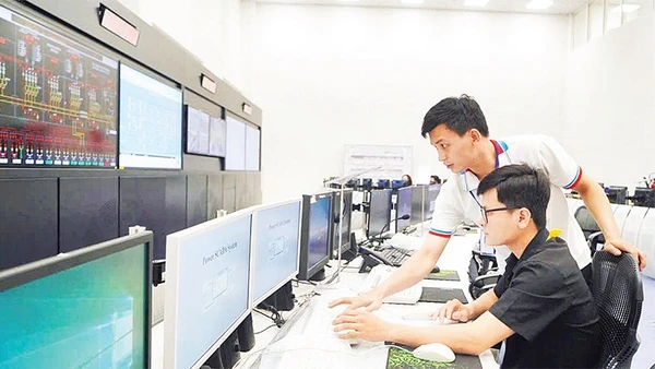 Phòng điều khiển trung tâm (OCC) của tuyến Metro số 1, đặt tại depot Long Bình, được xem là “bộ não” giúp vận hành tuyến Metro số 1 thông suốt. (Ảnh THẾ ANH)