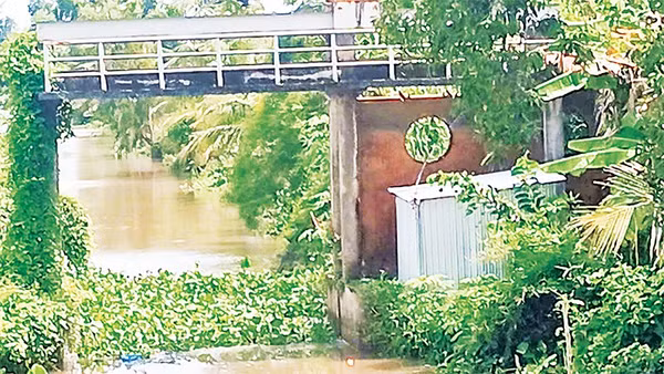 Hệ thống thủy lợi nội đồng ở xã Vĩnh Thuận Đông, thành phố Cần Thơ nhiều năm không được duy tu, sửa chữa.