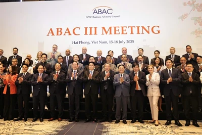 Chủ tịch nước Lương Cường cùng các đại biểu dự ABAC III.