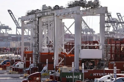 Quang cảnh cảng hàng hóa ở Los Angeles, California, Mỹ. (Ảnh: THX/TTXVN)