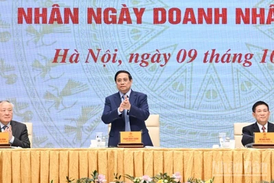 Thủ tướng Chính phủ Phạm Minh Chính chủ trì Hội nghị gặp mặt đại diện doanh nghiệp nhân Ngày Doanh nhân Việt Nam. (Ảnh: TRẦN HẢI)