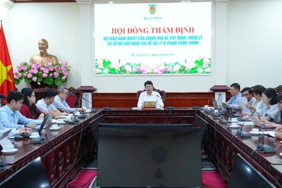 Phiên họp của Hội đồng thẩm định dự thảo Nghị quyết của Chính phủ về xây dựng, quản lý Cơ sở dữ liệu quốc gia về xử lý vi phạm hành chính. (Ảnh: TL)