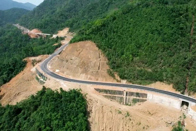 Dự án đường thành phố Bắc Kạn đi hồ Ba Bể, kết nối sang Na Hang (Tuyên Quang) cơ bản hoàn thành đoạn tới hồ Ba Bể. 