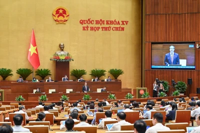 Quốc hội tiến hành chất vấn Bộ trưởng Giáo dục và Đào tạo Nguyễn Kim Sơn về lĩnh vực giáo dục và đào tạo. (Ảnh: DUY LINH)