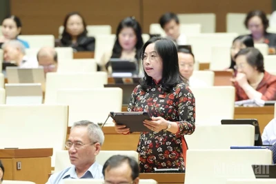 Đại biểu Thái Thu Xương (Đoàn Hậu Giang), Phó Chủ tịch Thường trực Tổng Liên đoàn Lao động Việt Nam. (Ảnh: DUY LINH)