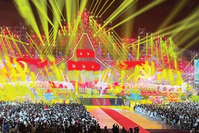 Chương trình nghệ thuật đặc biệt về tình hữu nghị Việt-Lào diễn ra tại Viêng Chăn. (Ảnh: Đại sứ quán Việt Nam tại Lào)