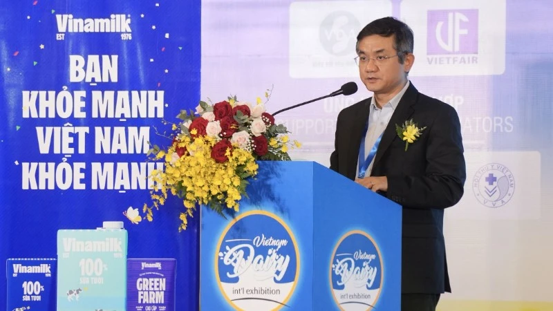 Ông Nguyễn Quang Trí chia sẻ tại Triển lãm quốc tế ngành sữa Việt Nam 2024. (Ảnh: Vinamilk)