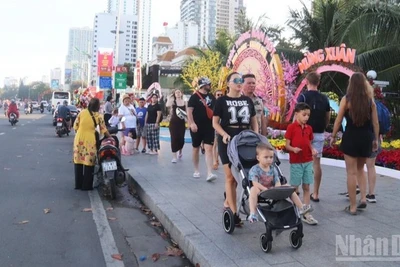 Khách quốc tế đến Việt Nam ngày càng đông trong dịp Tết Nguyên đán 2026. (Ảnh: NGUYỄN TRUNG)