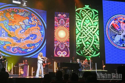 Hai nghệ sĩ của Secret Garden mang đến 23 bản nhạc được yêu thích nhất của mình. 