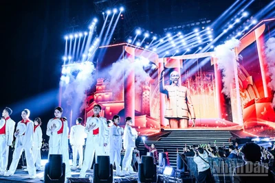 Đây là sự kiện văn hóa-nghệ thuật quy mô lớn, do Báo Nhân Dân phối hợp Ủy ban nhân dân Thành phố Hà Nội tổ chức.