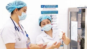Bệnh viện đa khoa Hà Đông sẵn sàng trang thiết bị điều trị bệnh nhân mắc Covid-19. (Ảnh THẮNG ĐẠT)
