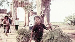 Sống động hình ảnh "Trẻ em thời chiến"