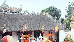 Về bến Lảnh, đền Mây