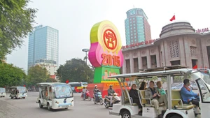 Hà Nội đi lên