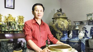 Người giữ hồn gốm cổ 