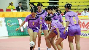 Đội nữ Chinlone đoạt Huy chương vàng đầu tiên cho Mi-an-ma.