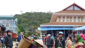 Hương sắc ba miền 
