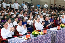 Các đại biểu tham dự Chương trình "Về nguồn-hướng tới tương lai" tại xã Tân Trào, tỉnh Tuyên Quang. (Ảnh: DUY LINH)