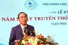 Thứ trưởng Nông nghiệp và Môi trường Phùng Đức Tiến phát biểu tại Lễ kỷ niệm 75 năm Ngày truyền thống ngành thú y Việt Nam.
