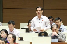 Đại biểu Mai Văn Hải (Đoàn Thanh Hóa) phát biểu tại hội trường. (Ảnh: DUY LINH)