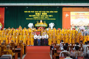 Ban Trị sự Giáo hội Phật giáo Việt Nam tỉnh Đồng Tháp nhiệm kỳ 2026-2031 cùng đại biểu tại buổi ra mắt đại hội.