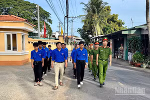 Xã Thường Lạc tham gia đi bộ hưởng ứng chương trình đi bộ “Cùng Việt Nam tiến bước” do Báo Nhân Dân phối hợp Bộ Công an tổ chức.