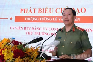 Thượng tướng Lê Văn Tuyến, Thứ trưởng Công an phát biểu chỉ đạo tại hội nghị. (Ảnh: Trọng Tín)