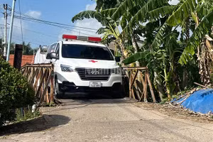 Xe chuyển bệnh miễn phí là điểm tựa nhân ái cho các bệnh nhân nghèo, hoàn cảnh khó khăn tại Đồng Tháp. (Ảnh: HỮU NGHĨA)