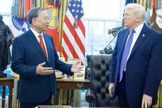 Tổng Bí thư Tô Lâm gặp Tổng thống Hoa Kỳ Donald Trump. (Ảnh: Thống Nhất/TTXVN)
