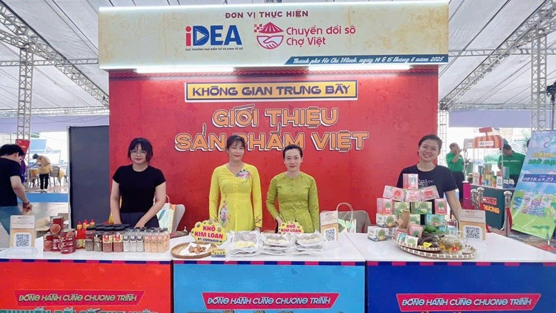 Không gian trưng bày, giới thiệu sản phẩm Việt tại chương trình. (Ảnh: BTC)
