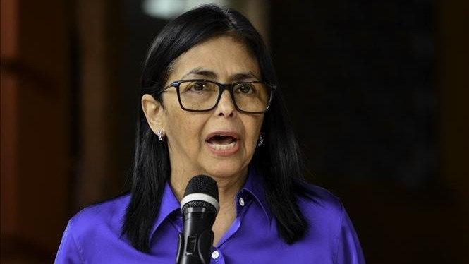 Tổng thống lâm thời Venezuela Delcy Rodriguez trong cuộc họp báo tại Caracas, ngày 14/1/2026. (Ảnh: THX/TTXVN)