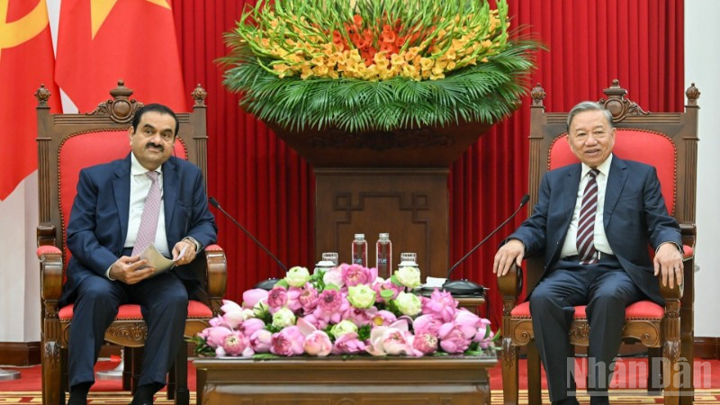Tổng Bí thư Tô Lâm tiếp ông Gautam Adani, Chủ tịch Tập đoàn Adani. (Ảnh: DUY LINH)