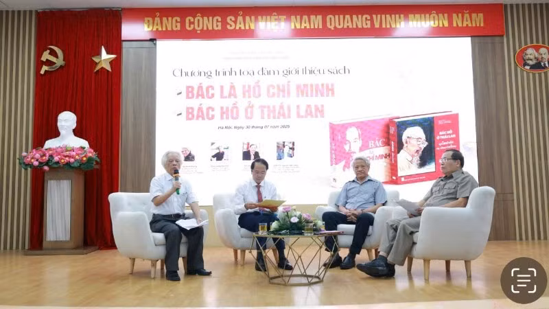 Quang cảnh buổi tọa đàm. 