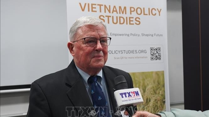 Giáo sư Carl Thayer, chuyên gia nghiên cứu về Việt Nam tại Học viện Quốc phòng Australia, thuộc Đại học New South Wales. (Ảnh: TTXVN)