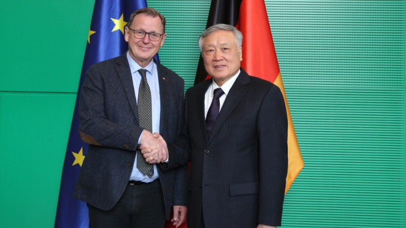 Phó Thủ tướng Thường trực Chính phủ Nguyễn Hòa Bình làm việc với Phó Chủ tịch Quốc hội Đức Bodo Ramelow. (Ảnh: VGP)