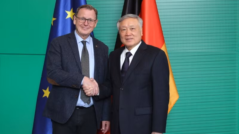 Phó Thủ tướng Thường trực Chính phủ Nguyễn Hòa Bình làm việc với Phó Chủ tịch Quốc hội Đức Bodo Ramelow. (Ảnh: VGP)